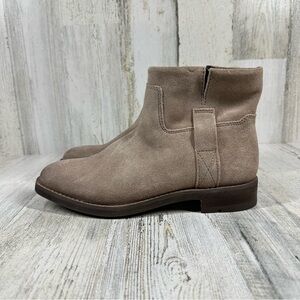 NEW‎ FRANCO SARTO Malina Gray Suede Ankle Boots #644